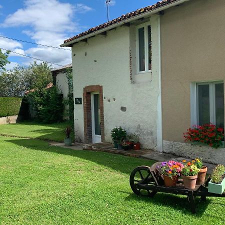 Long Meadow Gite France Asnieres-sur-Blour 외부 사진